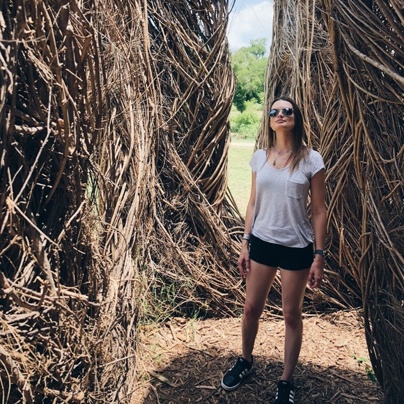 Meet the Posher, Stephanie - Picture 2 of 4